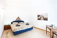 Temporary House - Center 아파트 *