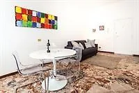 Temporary House - Center 밀라노
