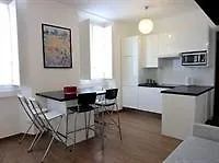 아파트 Temporary House - Center
