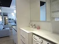 Temporary House - Center