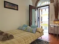 Temporary House - Center * ميلان